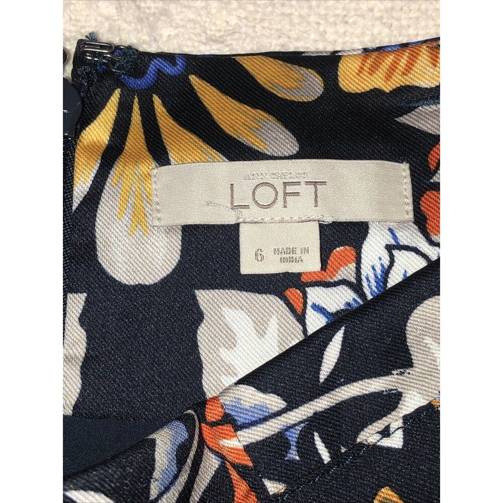 Ann Taylor Loft Blue Floral A Line Skirt Size 6 EUC! - Picture 3 of 6